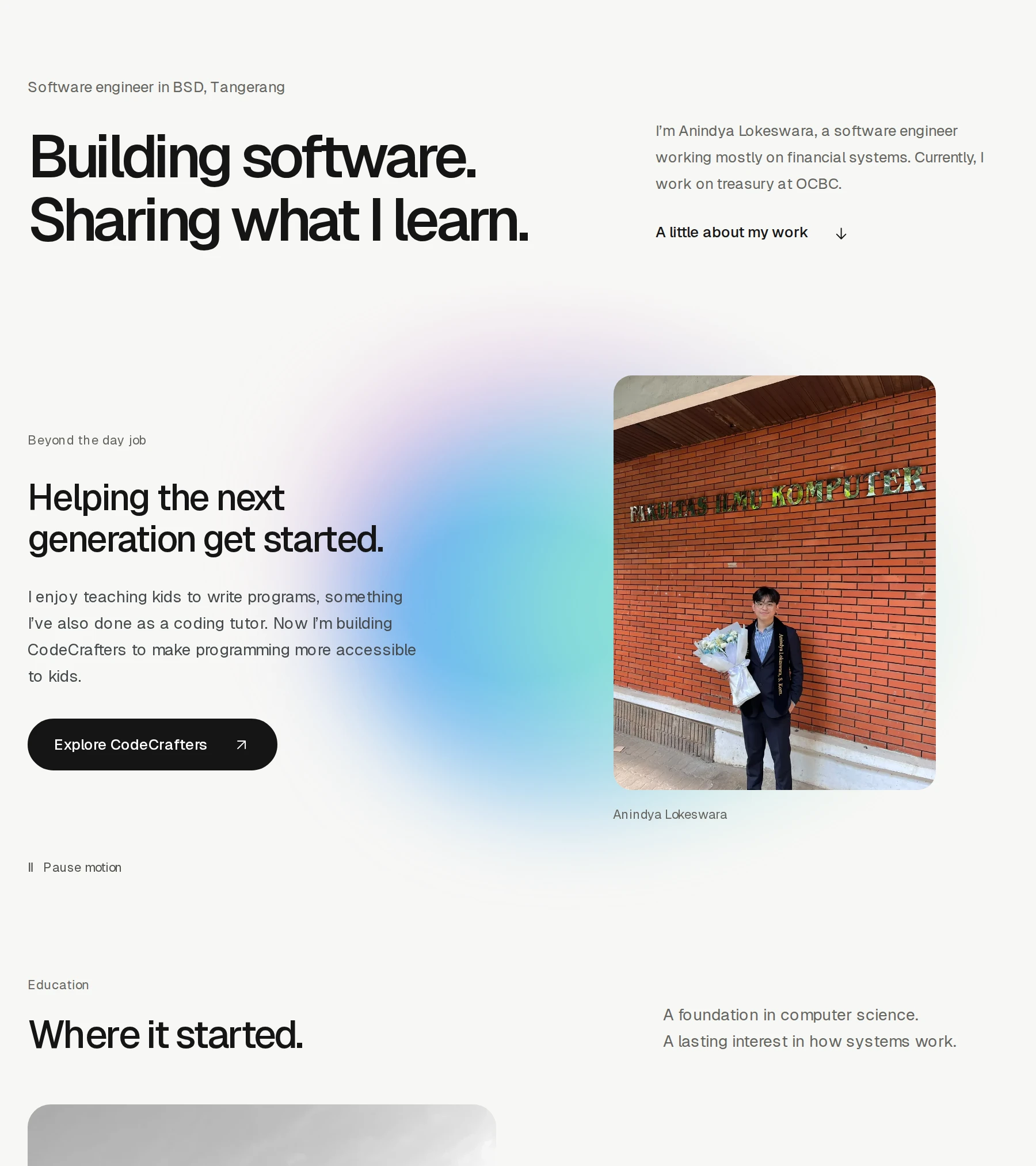 Anindya Lokeswara’s portfolio with its software headline, teaching introduction and graduation portrait.